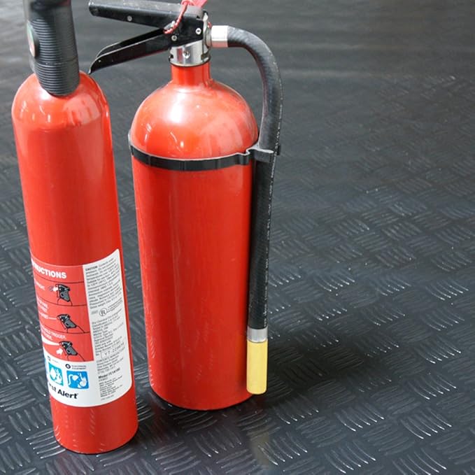 Rubber-Cal Diamond-Grip Floor Mat